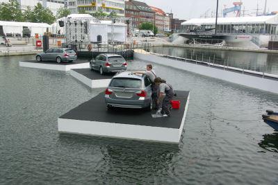 Im Ruderboot zur Autopflege